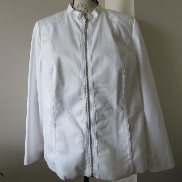 White Tanjay Pleather Bomber Style Jacket With Zippered Front Size 16P - Picture 1 of 11
